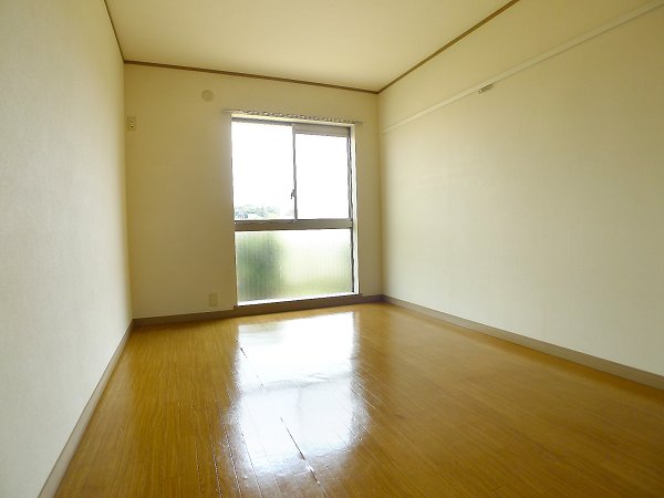 メゾンヤマリ３ リビング