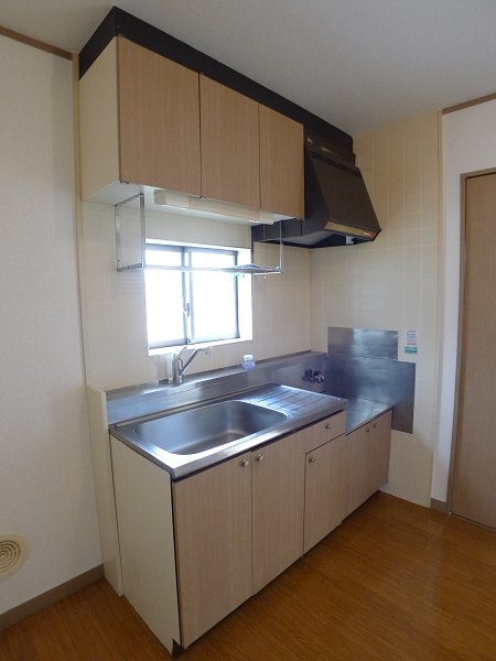 メゾンヤマリ３ キッチン