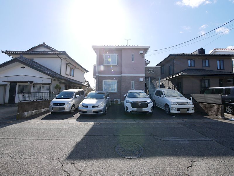 メゾン・フローラ 駐車場