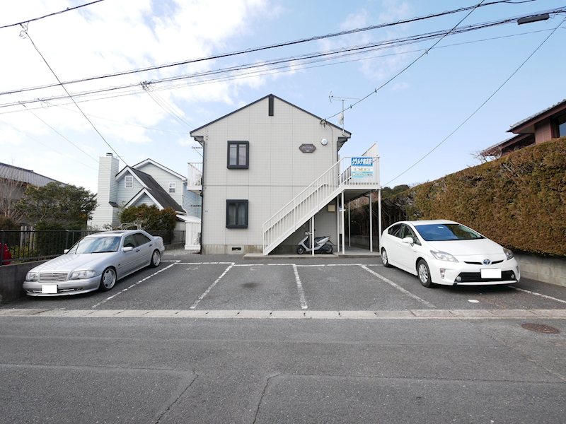 クラルテ南高野 駐車場