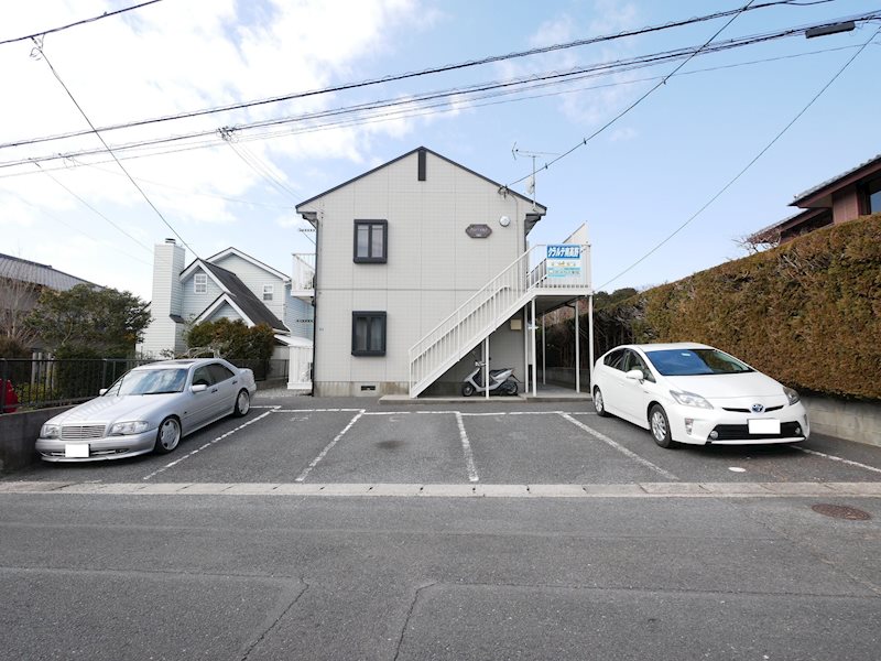 クラルテ南高野 駐車場