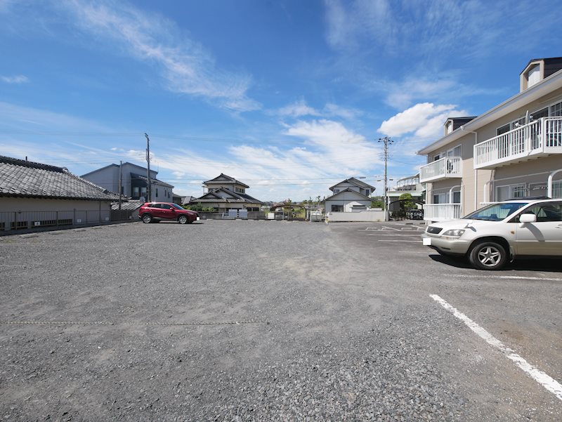 メゾン澤畑 駐車場