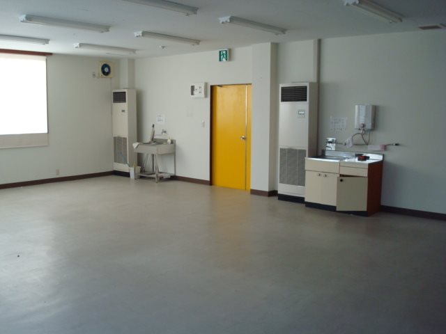 いずみビル 玄関