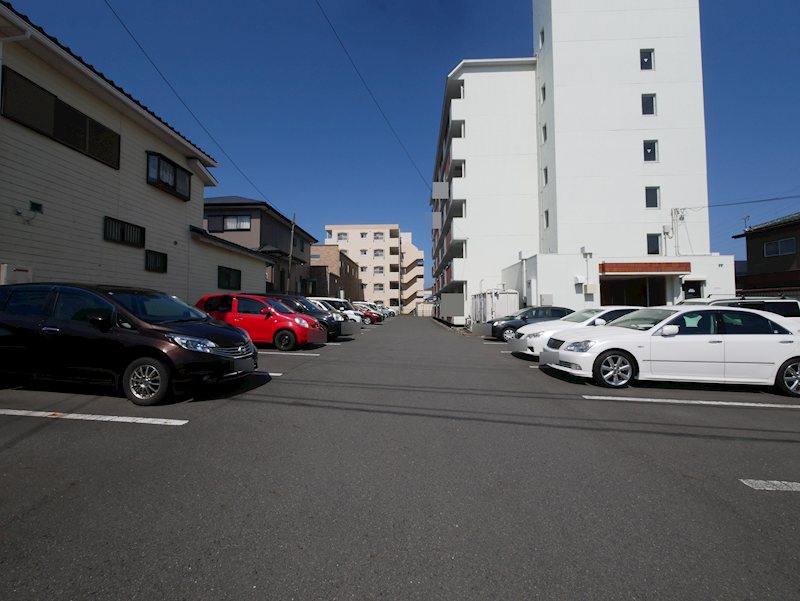 コープカメリア  駐車場