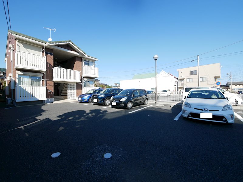 ＣＯ－ＭＩＫＡ　ラウム館 駐車場
