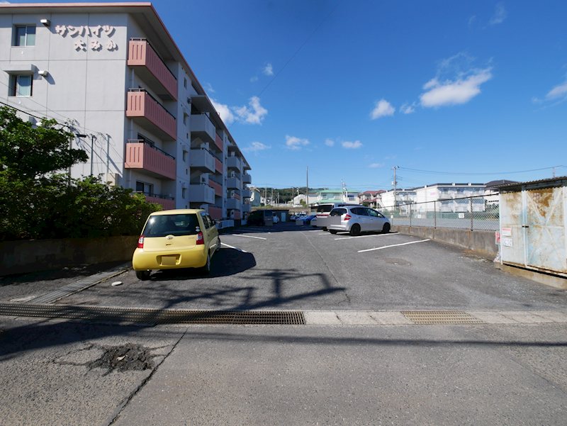 サンハイツ大みか 駐車場