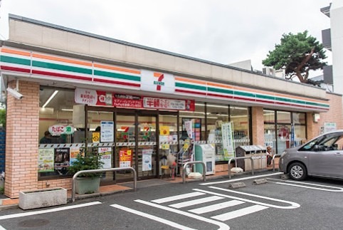 メゾンドサフラン コンビニ