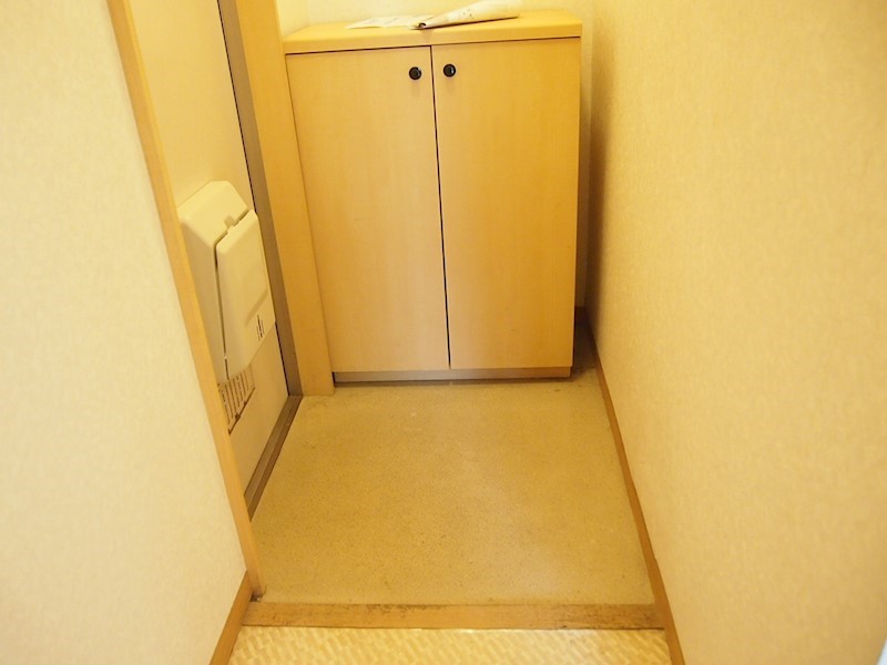 クローバーハウス 玄関