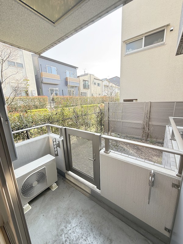 アヴィターレ小山 ベランダ