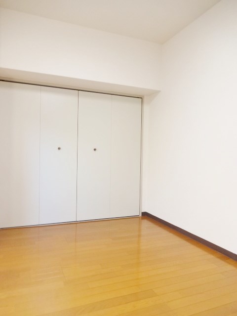 広彰ビル ベッドルーム