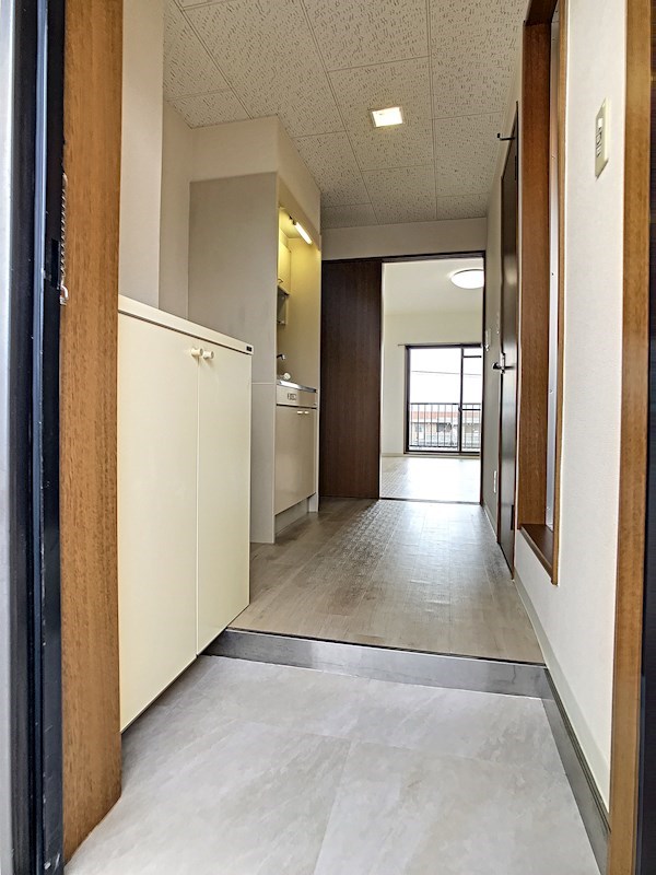 ＣＵＳＴＯＭ中島 玄関