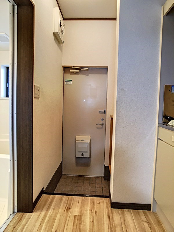 イーグルハイツ 玄関
