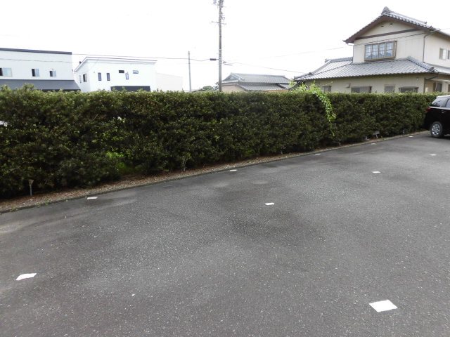 ハイツ藤森 駐車場