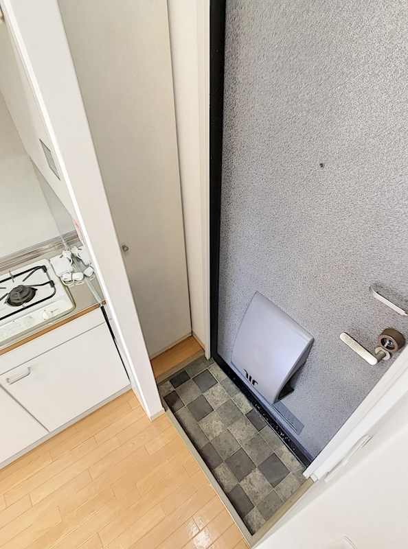 ハイツナナサト 玄関