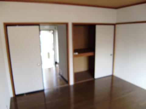 ロイヤル中泉 収納