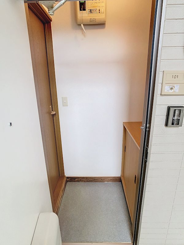 リバーサイドながた 玄関