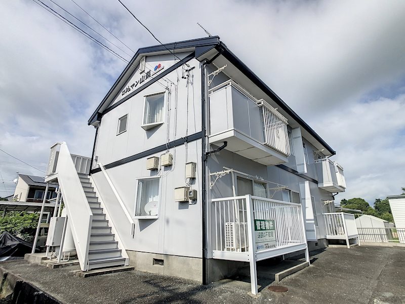 ロジュマン山梨 201号室 外観