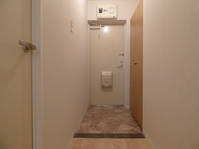 ラポール下俣南 玄関