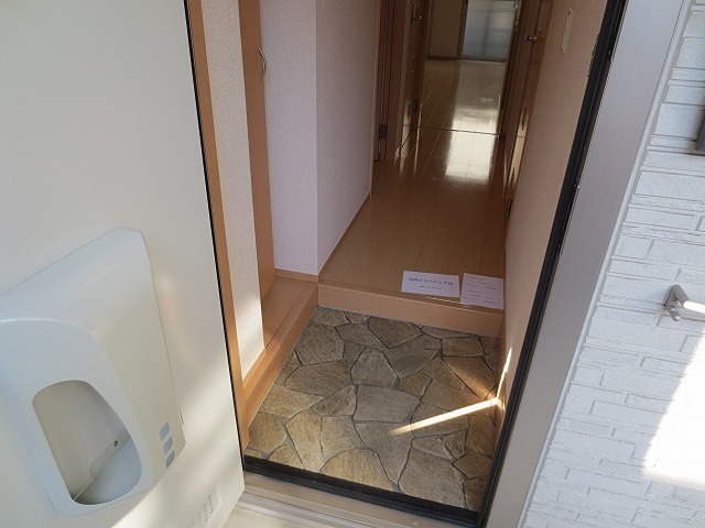 レセンテ梅が丘 玄関