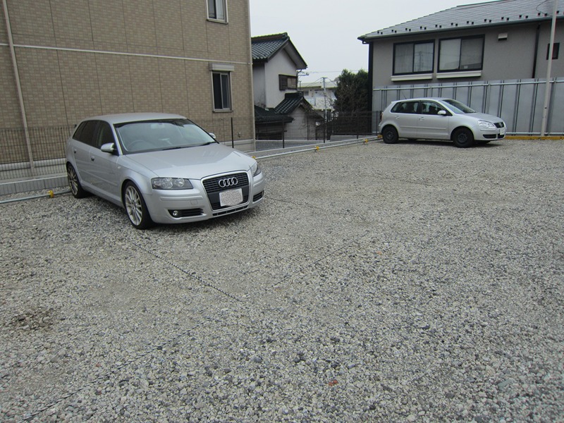 グローリーイイダⅡ 駐車場