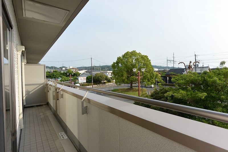 シャーメゾン河内磐船 ベランダ