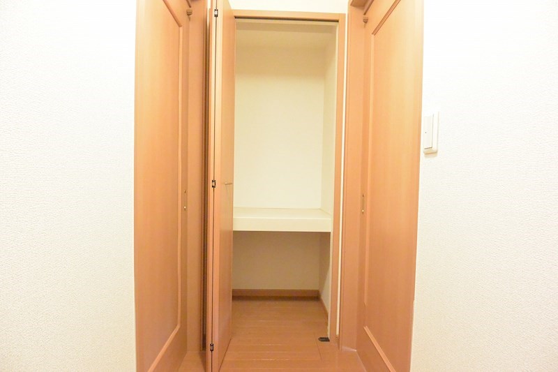 ラフレシールレストⅠ 収納