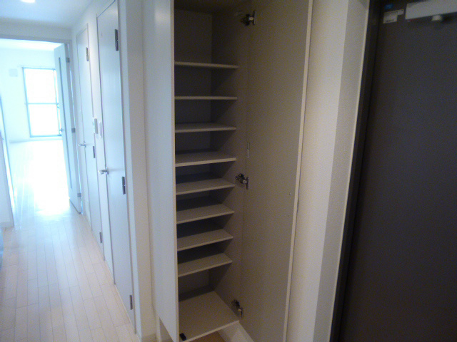 グランシャリオモア 玄関