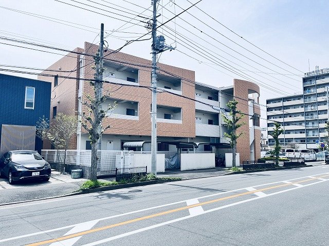 ｺﾝﾌｫｰﾄ ﾌﾟﾚｲｽ(藤沢) 外観写真