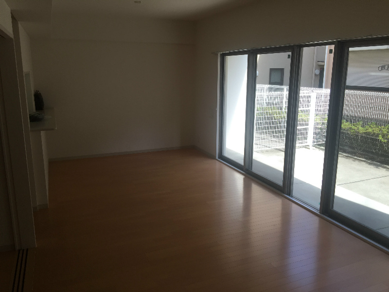 ｺﾝﾌｫｰﾄ ﾌﾟﾚｲｽ(藤沢) リビング