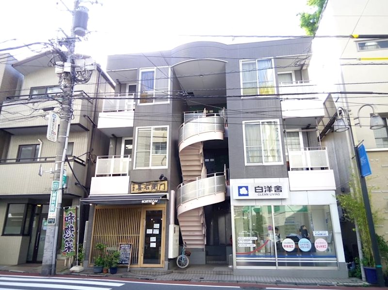スペース朱 港区南青山 アパート 2階 1k 16 0万円 原宿 表参道エリアの賃貸マンションならハマサキ不動産 スペース朱 港区南青山 アパート 2階 1k 16 0万円 原宿 表参道エリアの賃貸マンションならハマサキ不動産