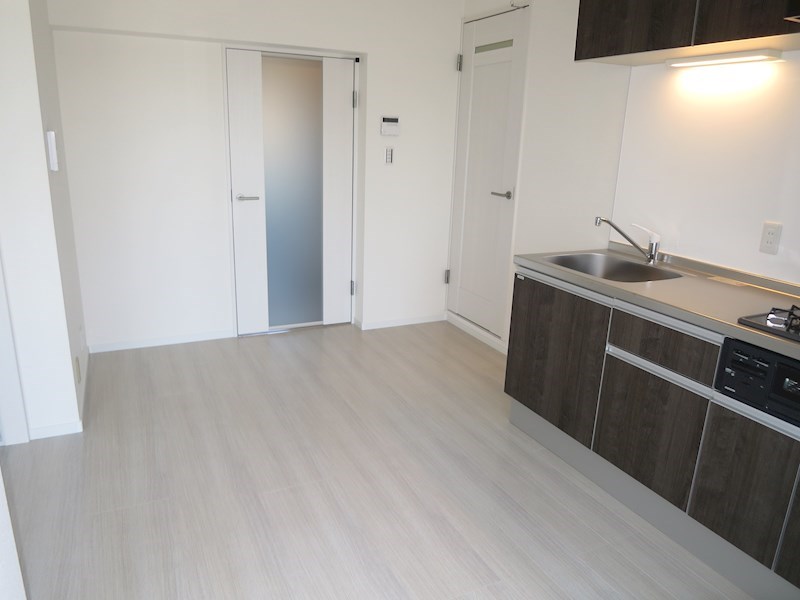 モダンアパートメント高槻城南 リビング