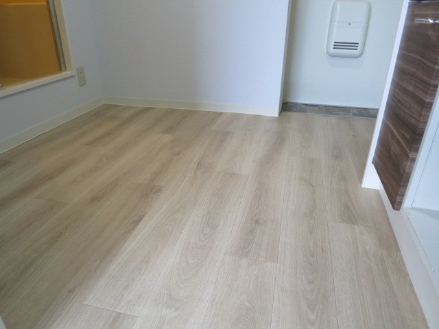 川西エンビィハイツ リビング