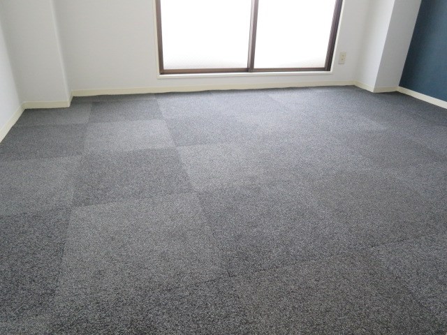 川西エンビィハイツ ベッドルーム