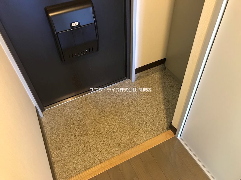 ピーズライフ 玄関