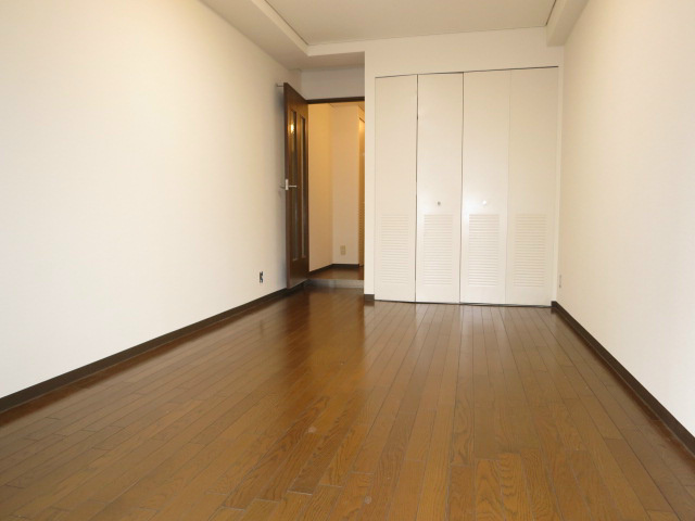 ロイヤル高槻 リビング