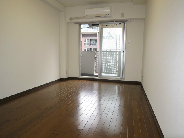 ロイヤル高槻 ベッドルーム