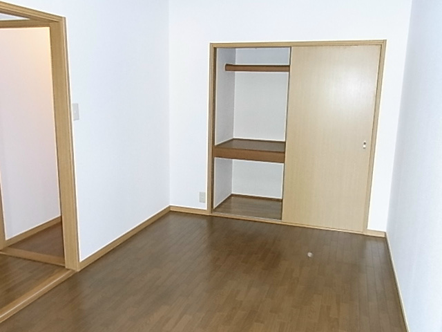 エステートピア吉田 ベッドルーム