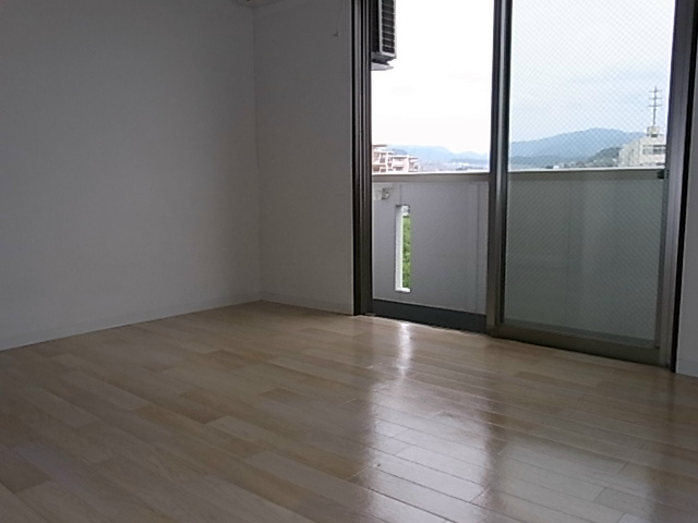 シャトーボヌール郡家本町 ベランダ