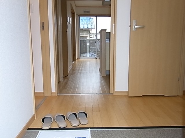 エクセラン別所 玄関