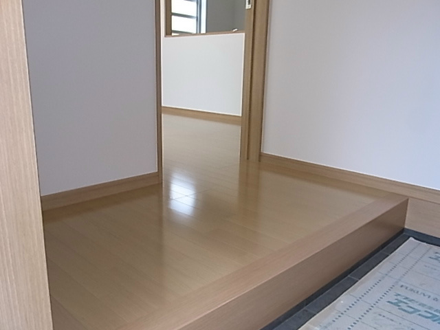 メゾン月見町 玄関