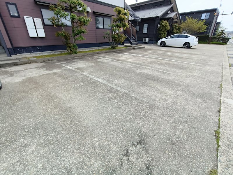 サンハイツ 駐車場