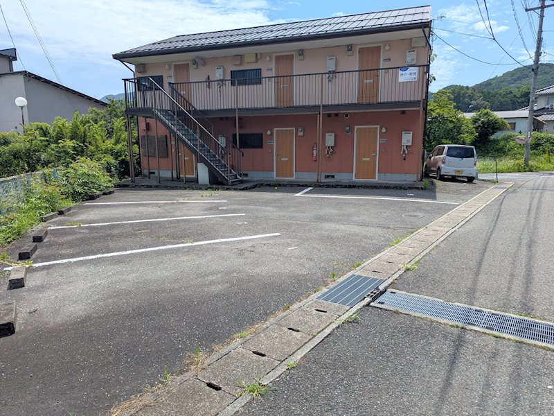 フレグランスジュン 駐車場