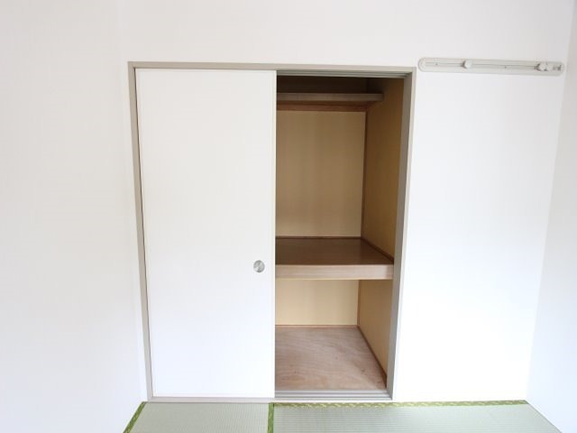 エクセル大倉山Ⅱ 収納