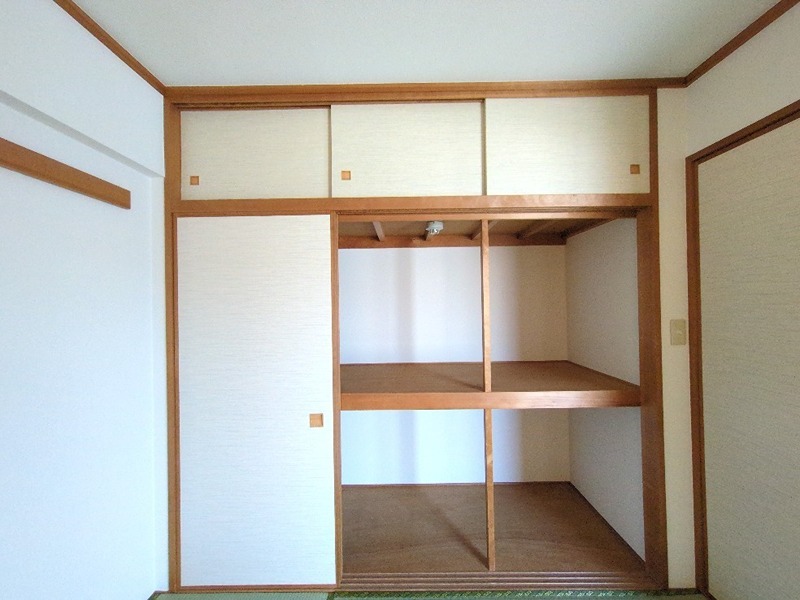 ドムス厚木南 収納