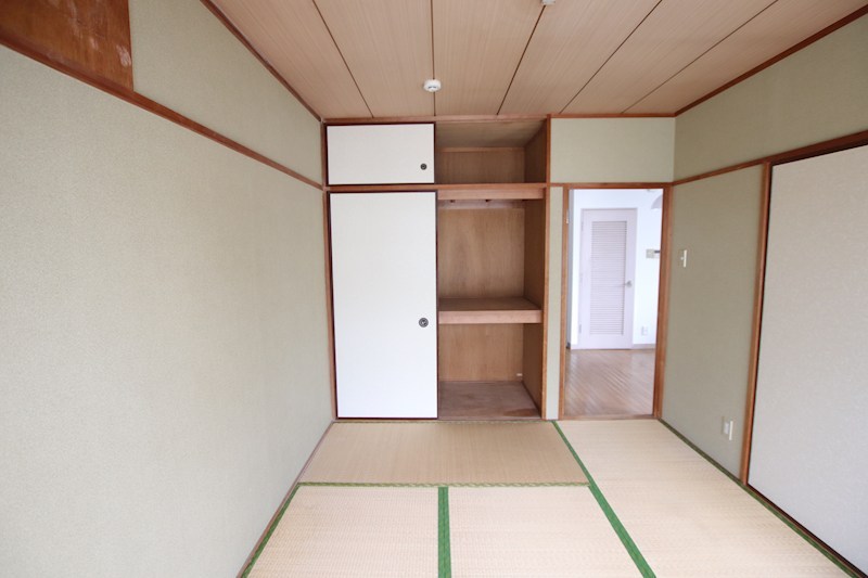 エルムハイツ 収納