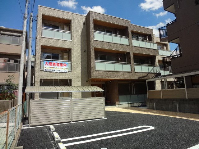 ラ　ヴィーユ 外観