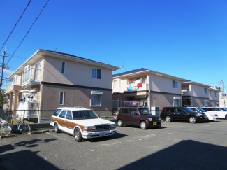 メゾンシャリオD棟 駐車場