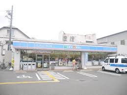 メゾンシャリオD棟 コンビニ
