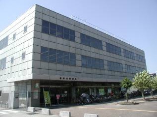 メゾンシャリオD棟 郵便局