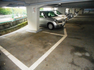 大日松原マンション 駐車場
